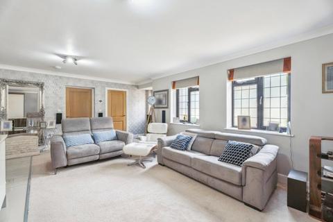 2 bedroom apartment for sale, London View, 211 - 213 Swakeleys Road, Ickenham, UB10