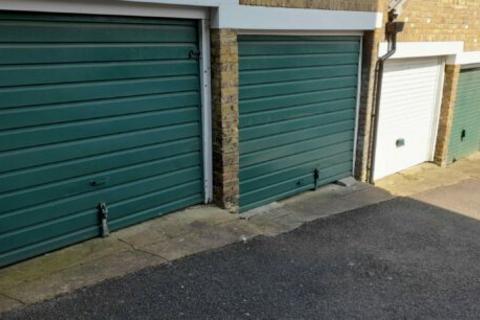 Garage to rent, Clover Street, Chatham ME4
