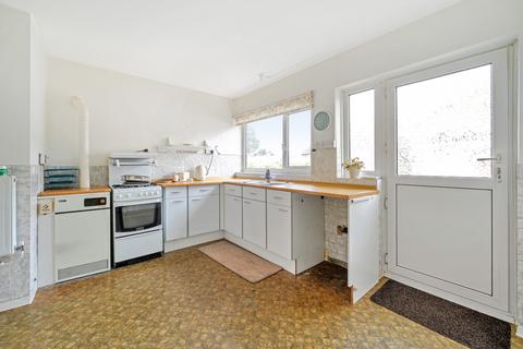 3 bedroom bungalow for sale, Yarnolds, Cheltenham GL51