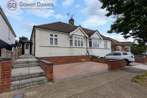 2 bedroom bungalow for sale, Hillside, Little Thurrock
