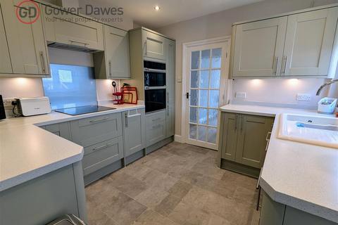 2 bedroom bungalow for sale, Hillside, Little Thurrock