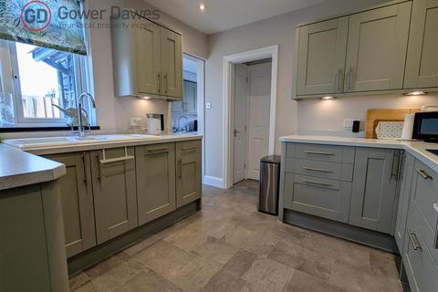 2 bedroom bungalow for sale, Hillside, Little Thurrock