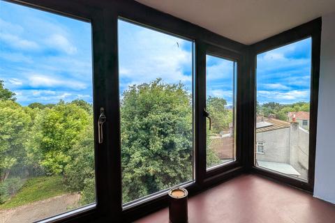 undefined, Ladd Close, Bristol BS15