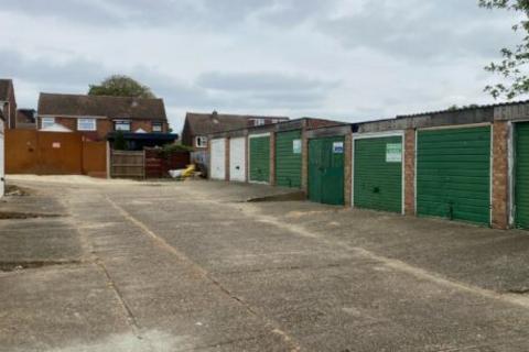 Garage to rent, Columbine Road, Rochester ME2