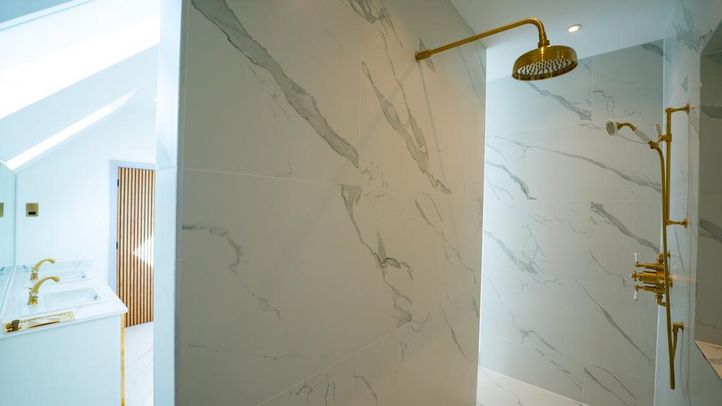 Master Ensuite b