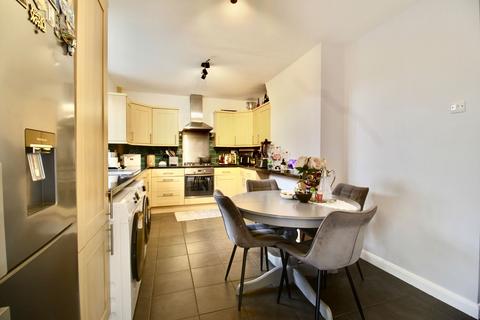 3 bedroom terraced house for sale, Tring Close, Romford RM3