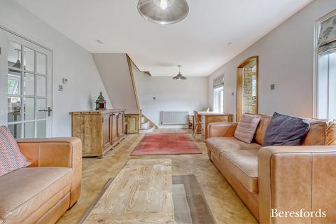 1 Thorndon Cottages Thorndon Gate, Ingrave, Brentwood, CM13 3RG