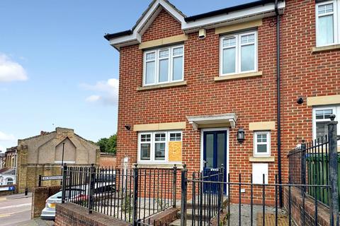 83 Tewson Road, London, SE18 1BB