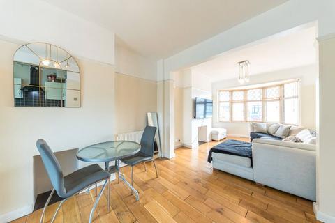 30 Chester Avenue, Twickenham, TW2 6AG