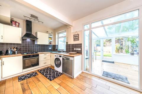 30 Chester Avenue, Twickenham, TW2 6AG