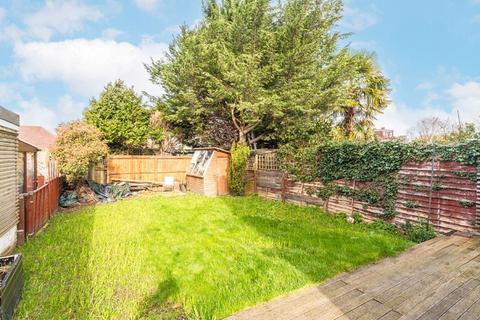 30 Chester Avenue, Twickenham, TW2 6AG