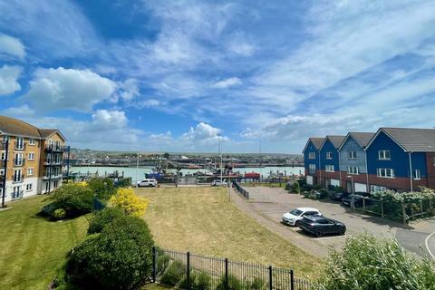 2 bedroom flat for sale, West Quay, Newhaven