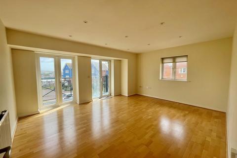2 bedroom flat for sale, West Quay, Newhaven