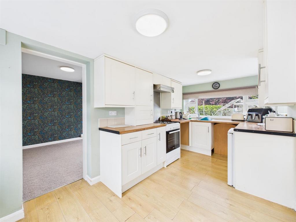 Kitchen: