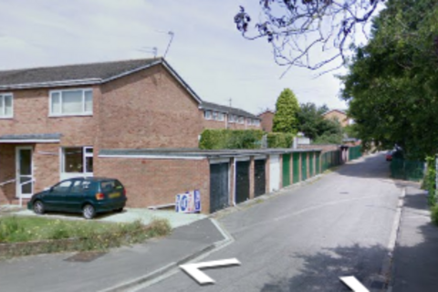 Garage to rent, Lambourn Road, Keynsham BS31