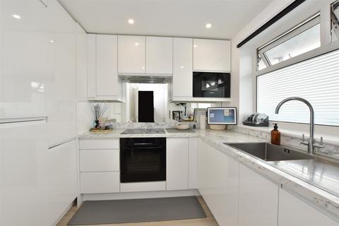 2 bedroom flat for sale, The Drive, Great Warley, Brentwood, Essex