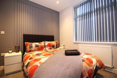 4 bedroom house to rent, Hazel Street, Leicester