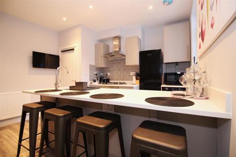 4 bedroom house to rent, Hazel Street, Leicester