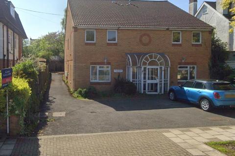 Garage to rent, Manor Road, Harrow HA1