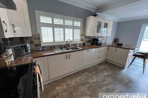 undefined, Maindy Cresent, Ton Pentre, Rhondda Cynon Taff, CF41