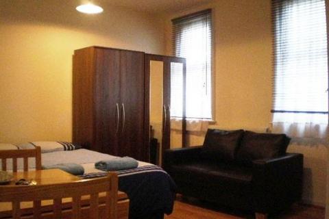Studio to rent, Brondesbury Park