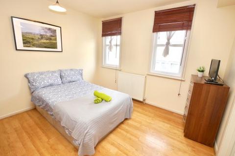 Studio to rent, Brondesbury Park