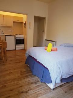 1 bedroom in a house share to rent, Park Avenue