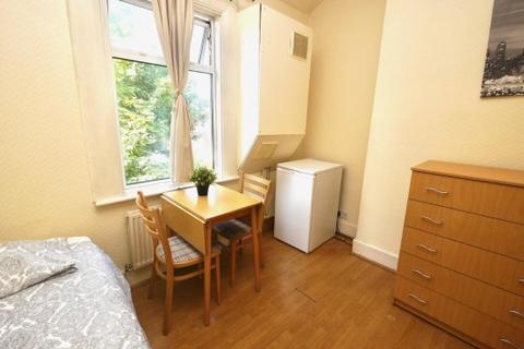 1 bedroom flat to rent, Chichele Road