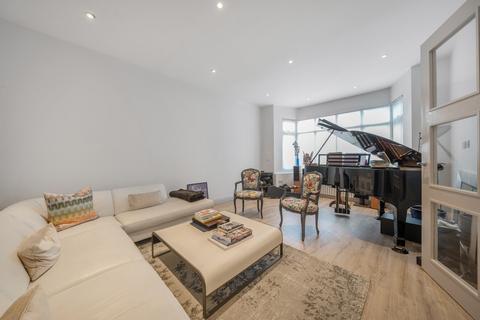 10 The Ridgeway, London, NW11 8TB