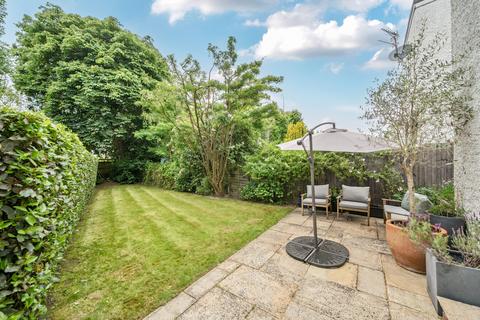 10 The Ridgeway, London, NW11 8TB