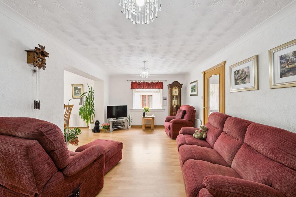 Lounge/Dining Area