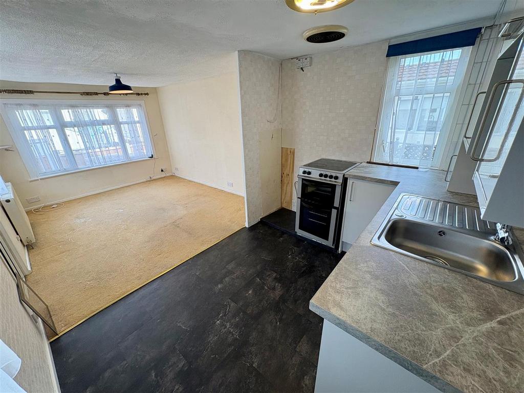Kitchen / Living Room