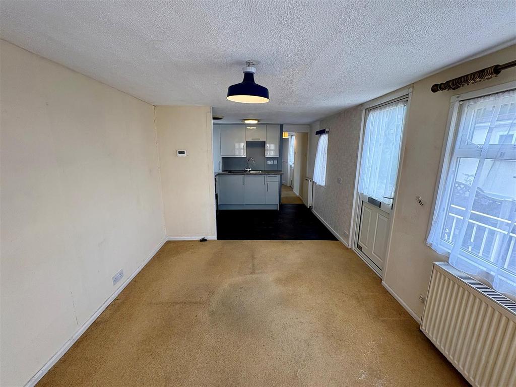Kitchen / Living Room