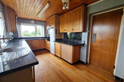 3 bedroom detached bungalow for sale, Penuel, Llanmorlais, Swansea, City And County of Swansea.