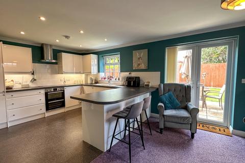 4 bedroom detached house for sale, Cherry Close, Attleborough, Norfolk, NR17 1FU
