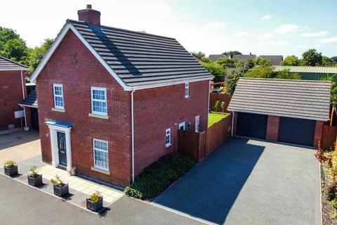 4 bedroom detached house for sale, Cherry Close, Attleborough, Norfolk, NR17 1FU