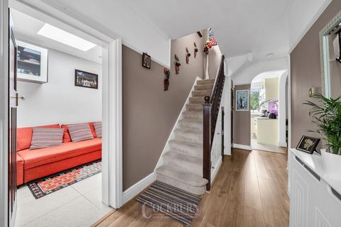 48 Leysdown Road, London, SE9 3NB