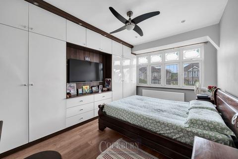 48 Leysdown Road, London, SE9 3NB