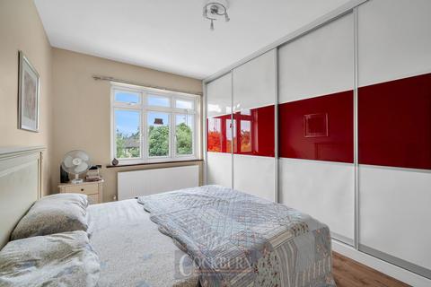 48 Leysdown Road, London, SE9 3NB