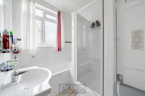 48 Leysdown Road, London, SE9 3NB
