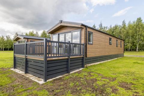 2 bedroom character property for sale, Swan Lake Country Park, Swineshead, Boston