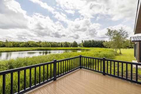 2 bedroom character property for sale, Swan Lake Country Park, Swineshead, Boston