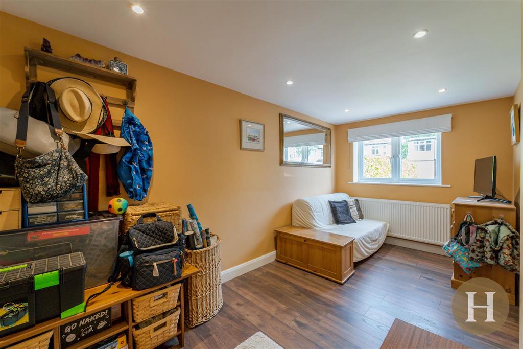 Hadleigh Estate Agents-2.jpg