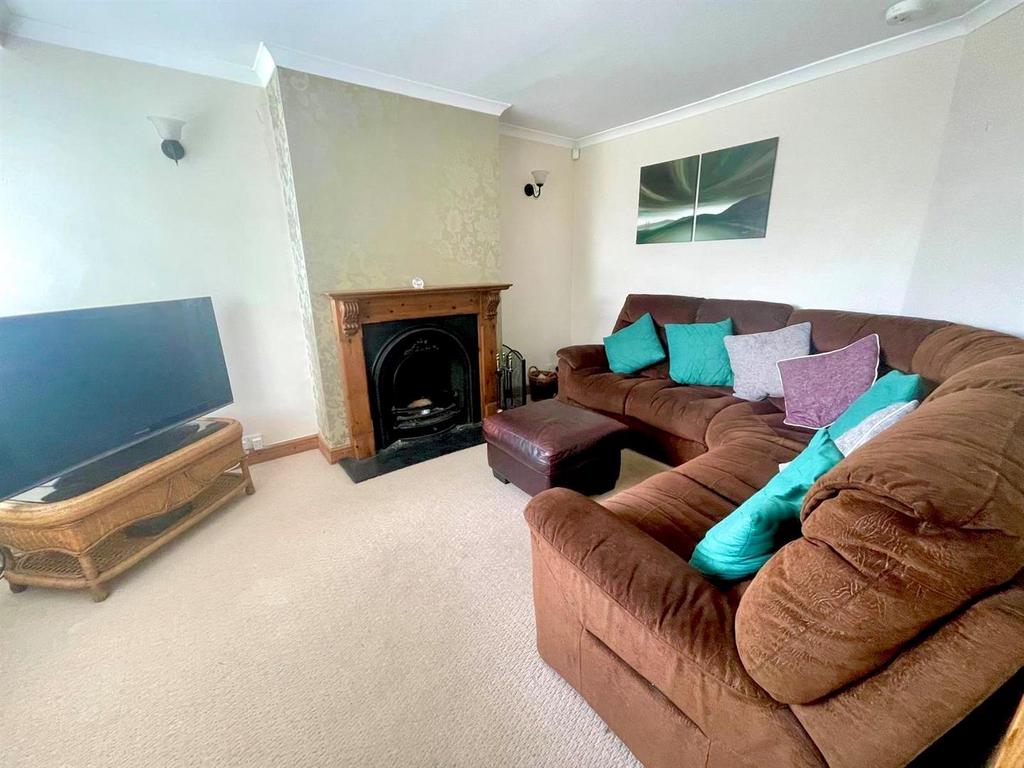 Lounge 3.jpg