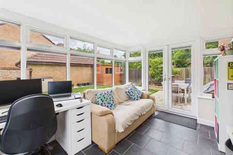 54 Docklewell Close, Towcester, NN12 6JF