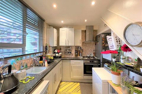 3 bedroom apartment to rent, Walworth Place, London, SE17