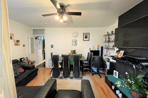 3 bedroom apartment to rent, Walworth Place, London, SE17