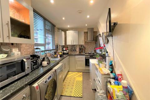 3 bedroom apartment to rent, Walworth Place, London, SE17
