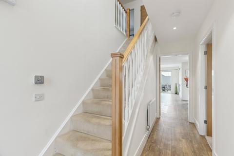 77 Lady Nancy Crescent, Blantyre, Glasgow, G72 9BD