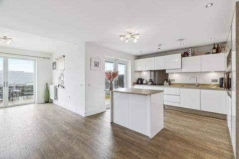 77 Lady Nancy Crescent, Blantyre, Glasgow, G72 9BD
